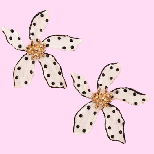 Flower Dot Earrings White