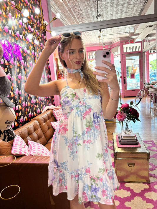 White Floral Spaghetti Strap Dress (LG) ￼